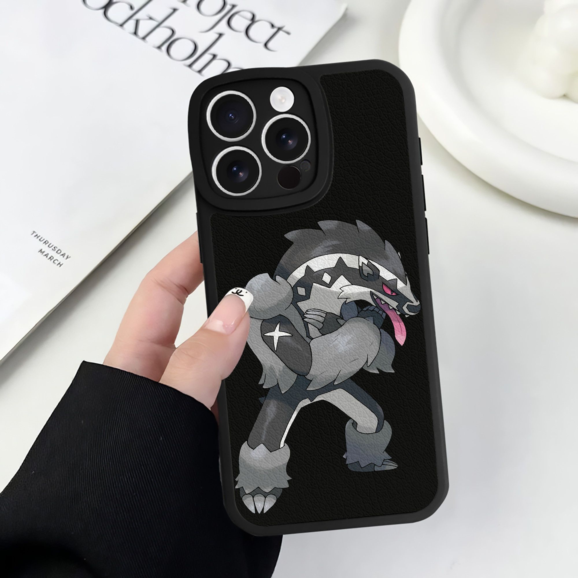 （画像用） ポケットモンスター Pokémon 【iPhone 16シリーズ対応】シリコンスマホケース（レザー調） 材質：シリコン